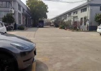 园区场地大，（热门）5号线华宁路号线旁边单层产业园仓库出租，位置佳。