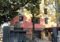 靠近广州 ，（热门）广州荔湾平洲新出带装修1350方厂房出租 ，带办公室卫生间佛山南海平洲厂多层 -
